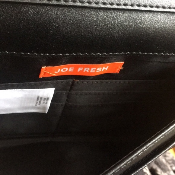 Black Crossbody George Purse - Picture 5 of 5